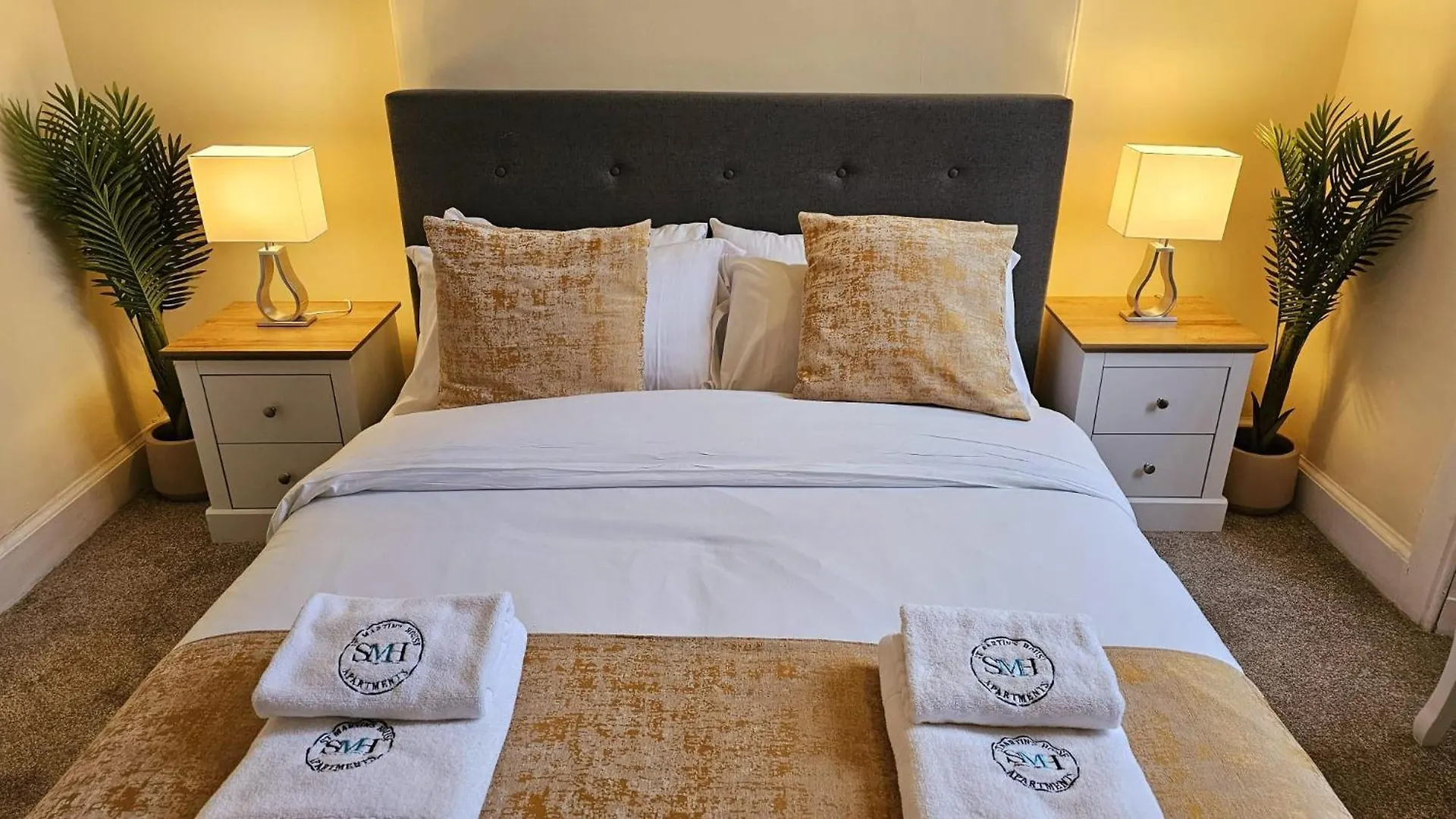 The Kew Rooms Edinburgh 0*,