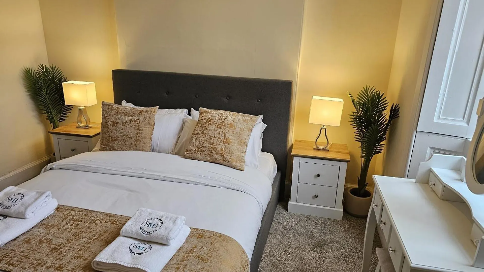 The Kew Rooms Edinburgh 0*,