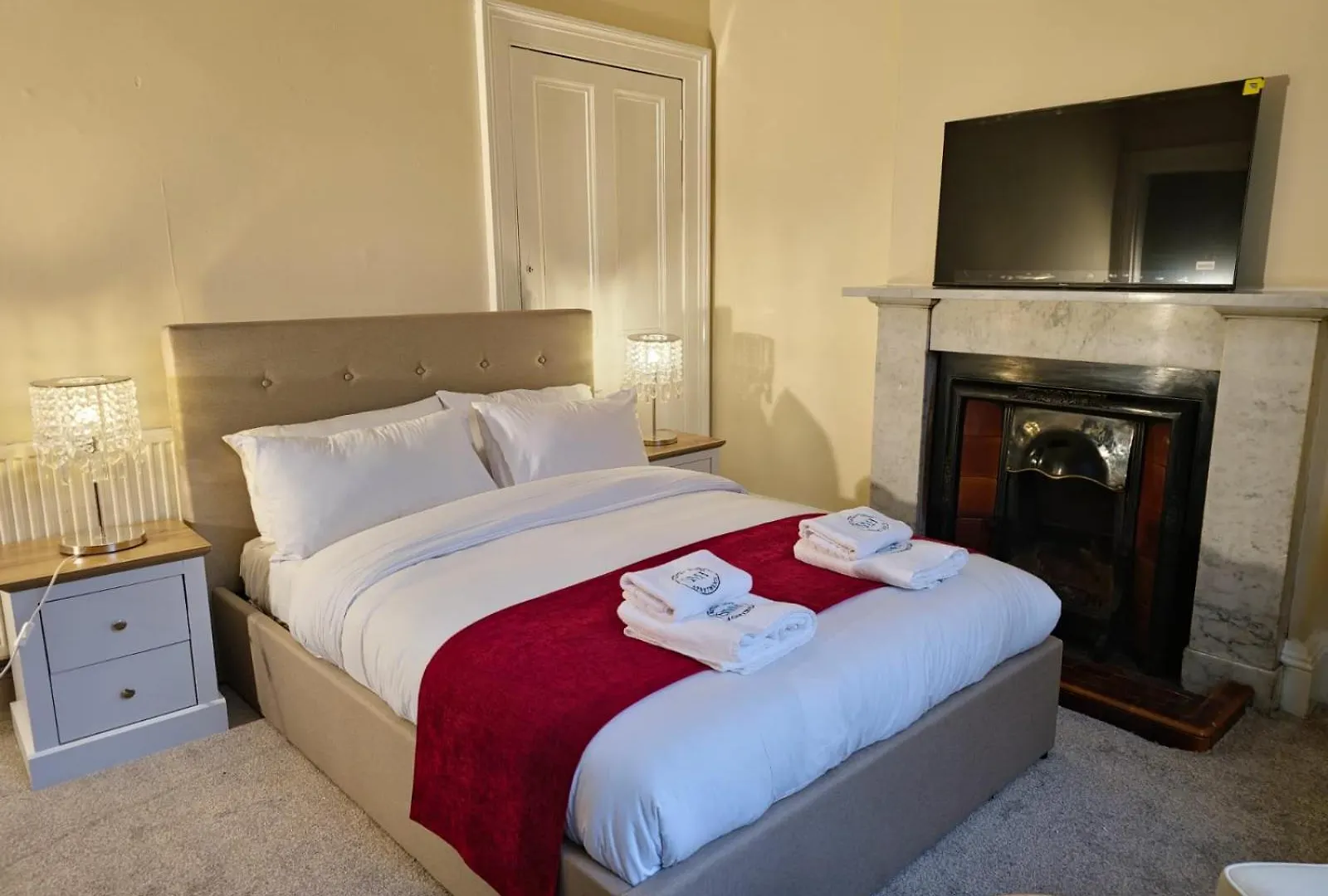 The Kew Rooms Edinburgh 0*,